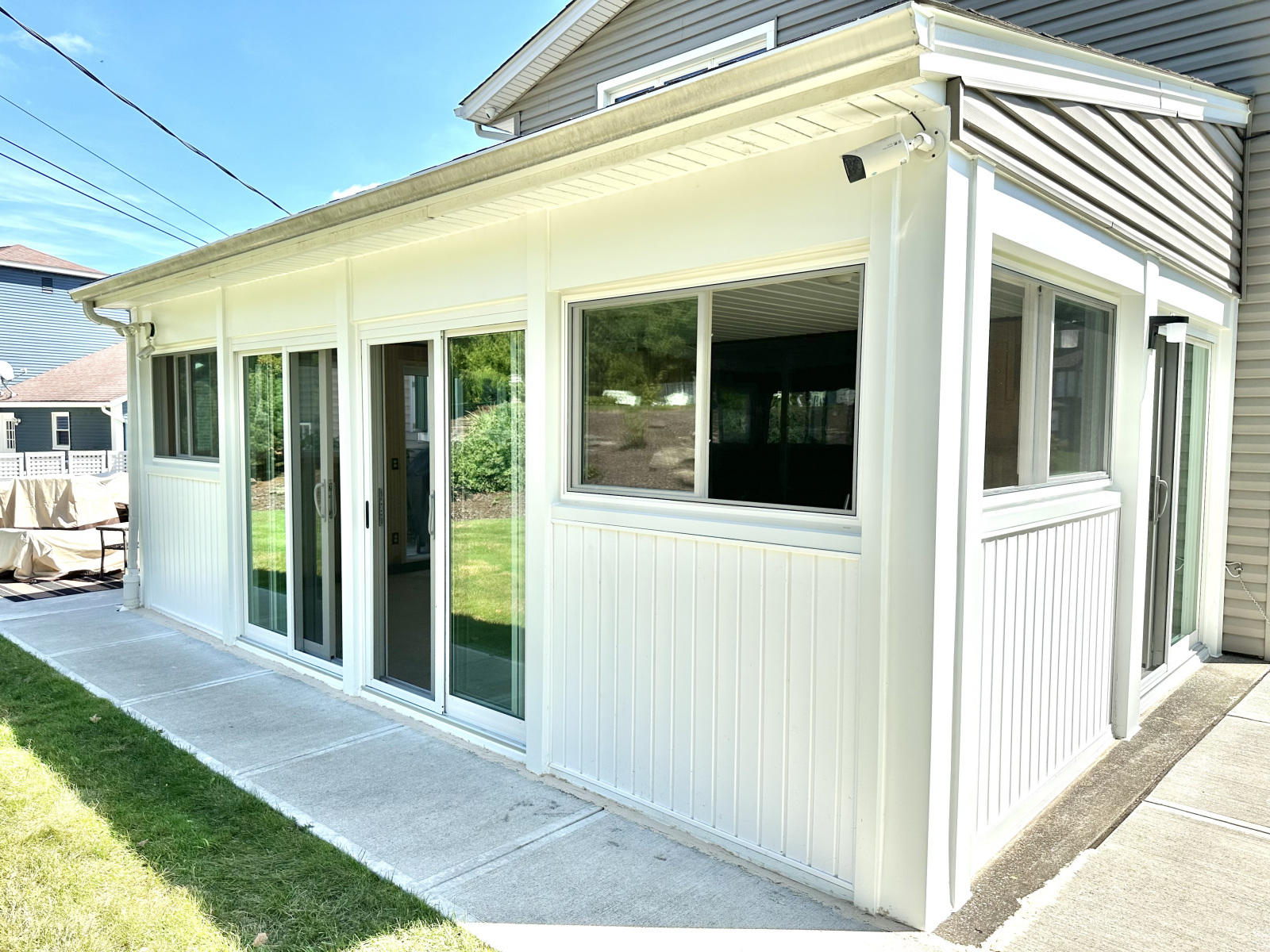 Charming sunroom build-out in Independence, OH, designed for seasonal enjoyment.